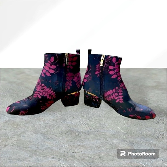 Liz Claiborne Floral Block Heel Gina Bootie size 5 - Picture 1 of 11